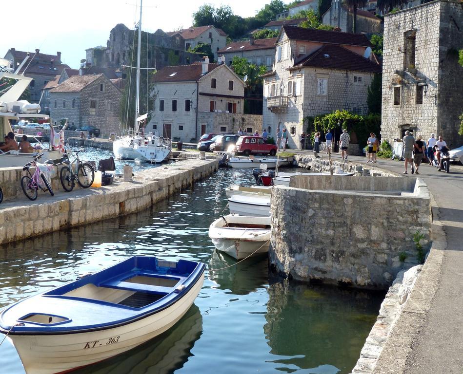 Apartment Villa Venezia Perast Exteriör bild
