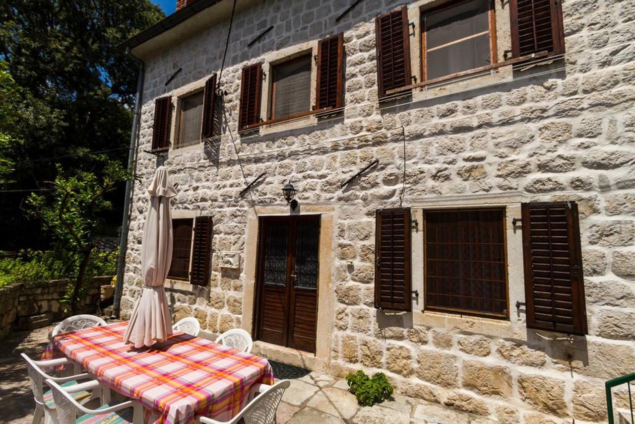Apartment Villa Venezia Perast Exteriör bild